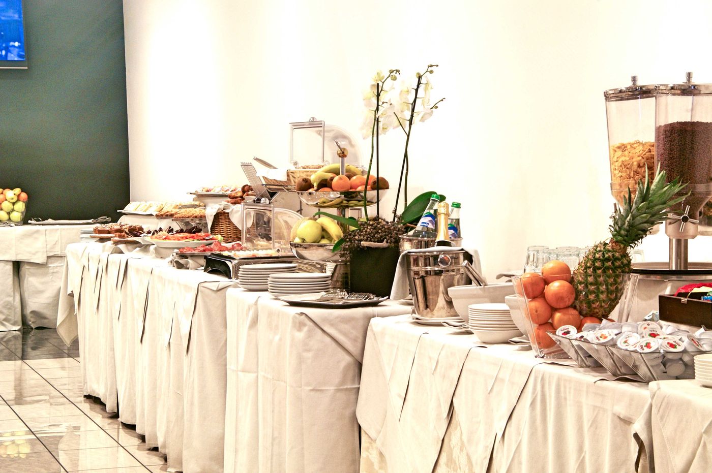 IH-Hotels-Milano-Puccini-Restaurant-23