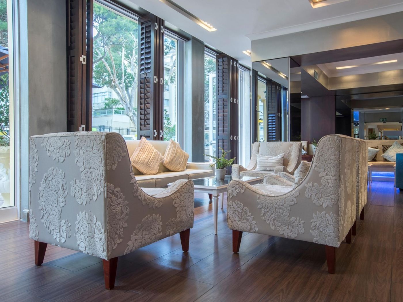 Radisson-Blu-Le-Vendome-Bar-2