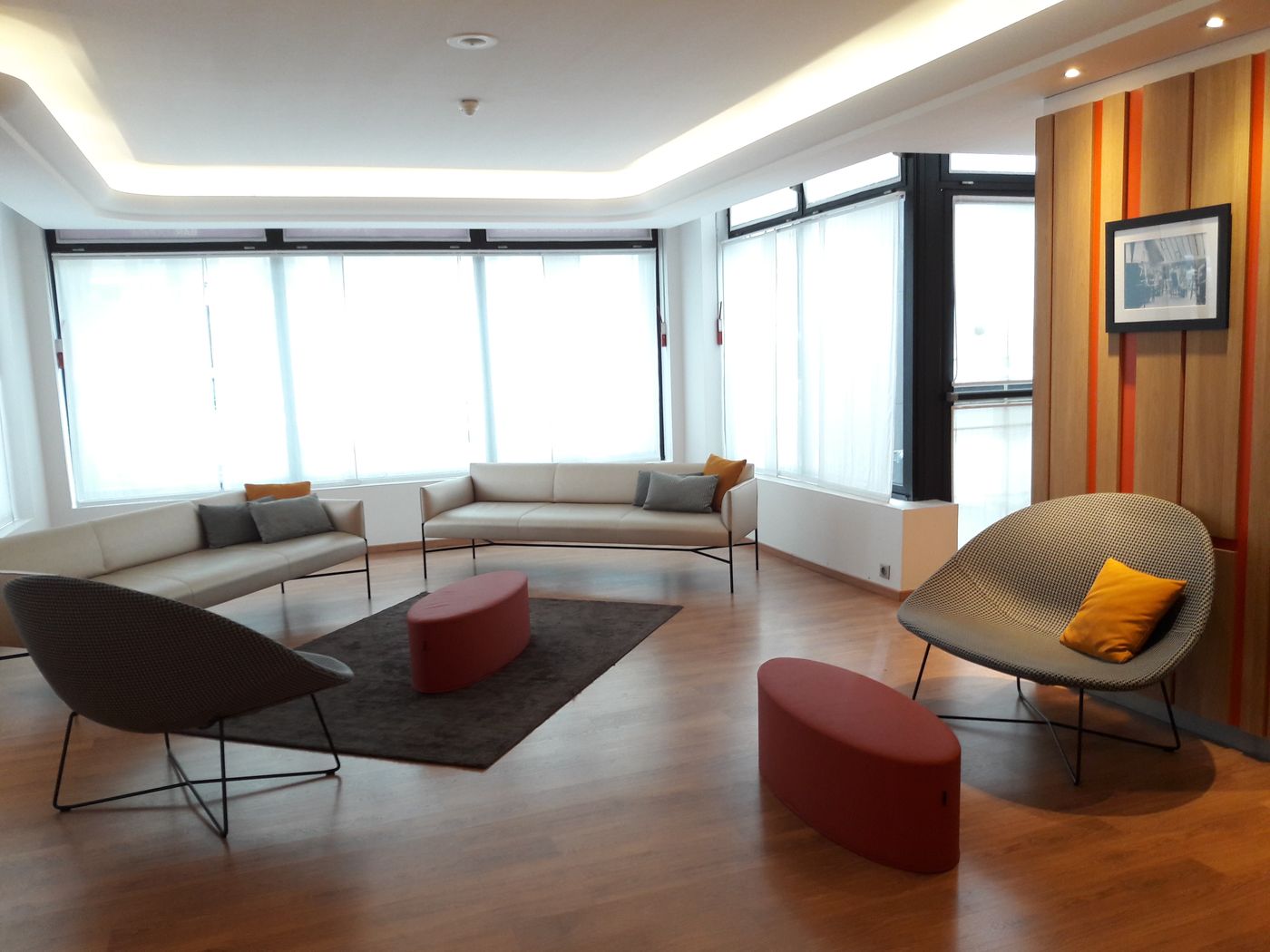 Mercure-Paris-Montmartre-Sacre-Coeur-Lobby-15