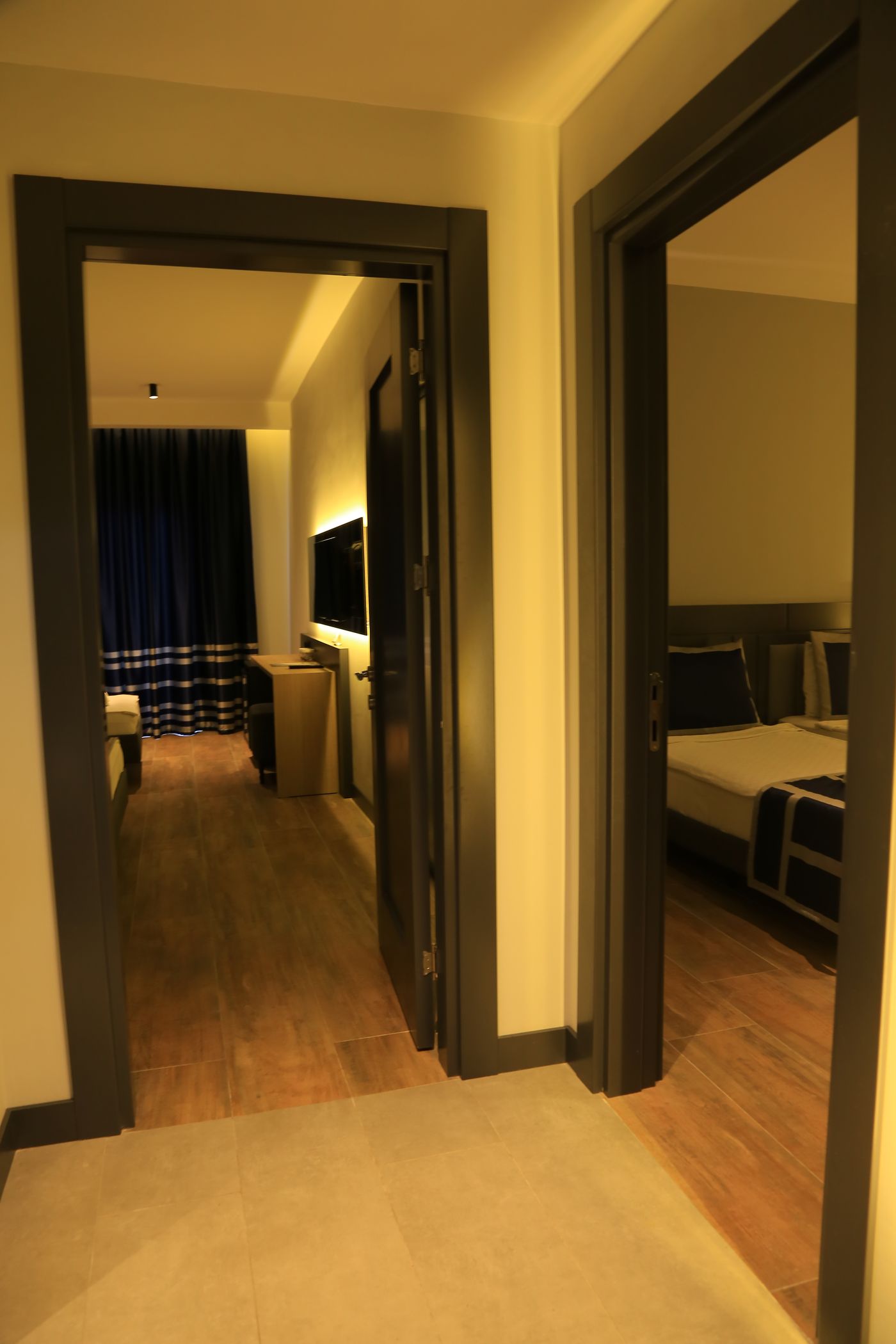 Nox-Inn-Deluxe-Hotel-Room-39
