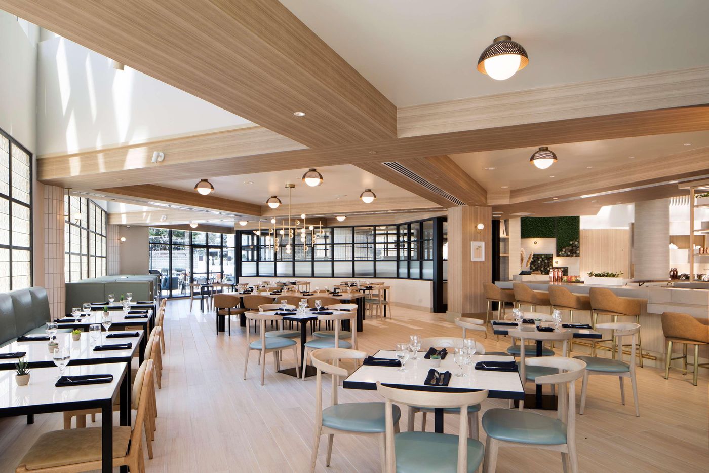 Hilton-Santa-Monica-Hotel---Suites-Restaurant-48