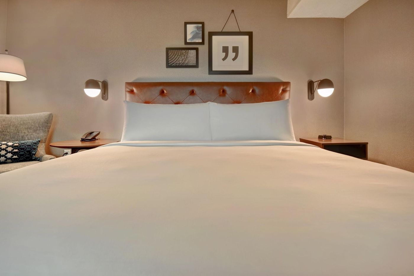 Crowne-Plaza-Boston-Newton-Hotel-Room-34