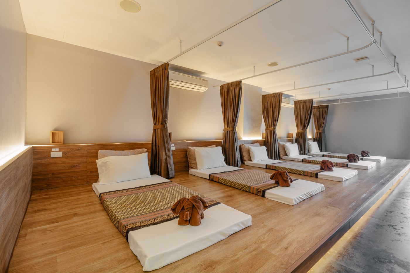 Rak-Elegant-Hotel-Patong-Sports-and-Entertainment-46