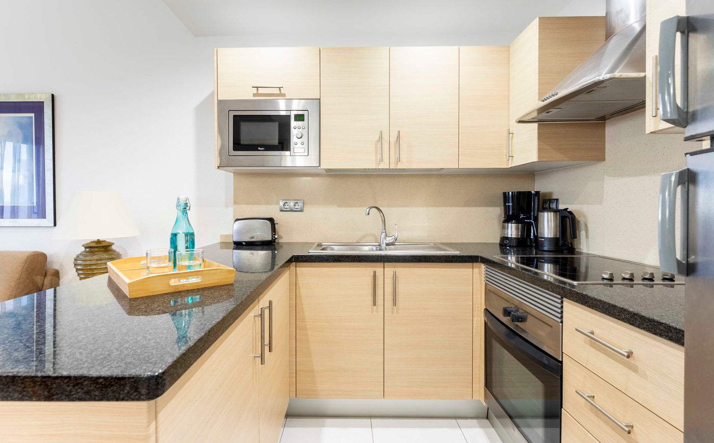 ONA-Hollywood-Mirage-Room-40