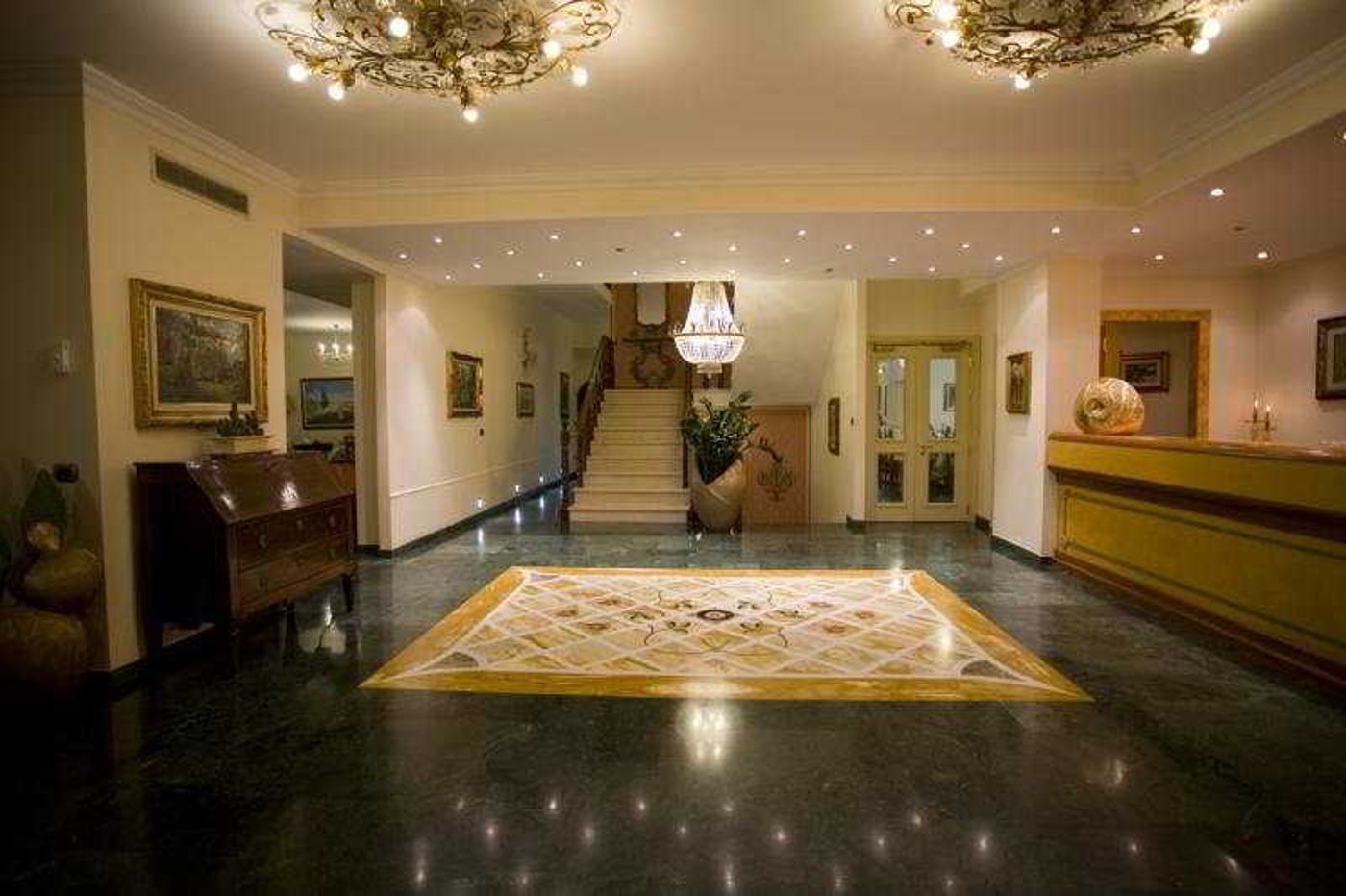 Atlantico-Italy-CASTIGLIONCELLO (LIVORNO)-Lobby-3