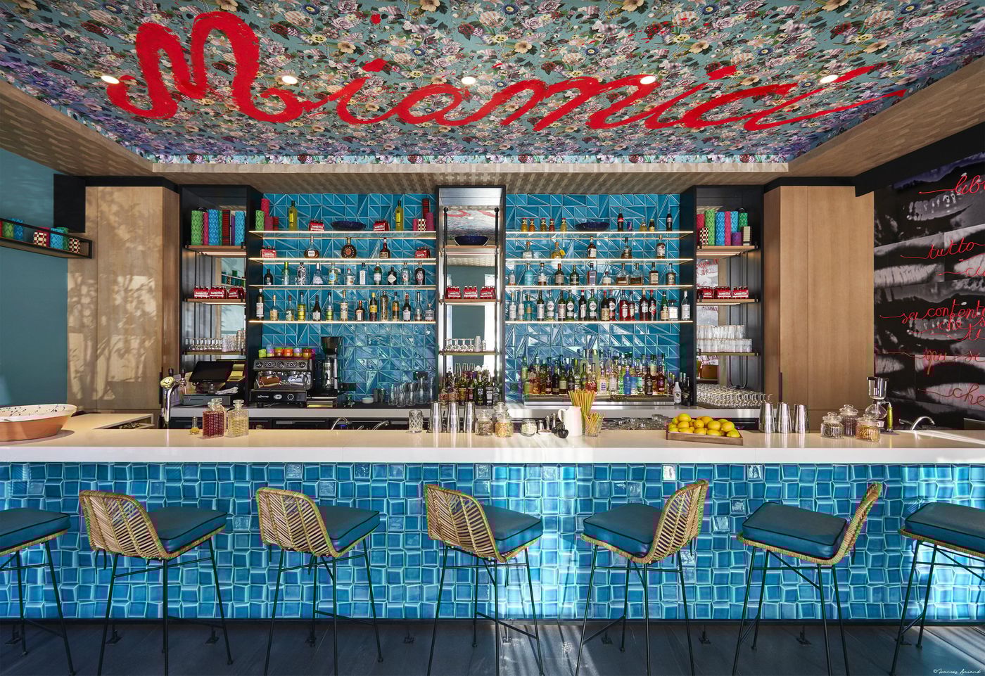 Holiday-Inn-Nice-Bar-42