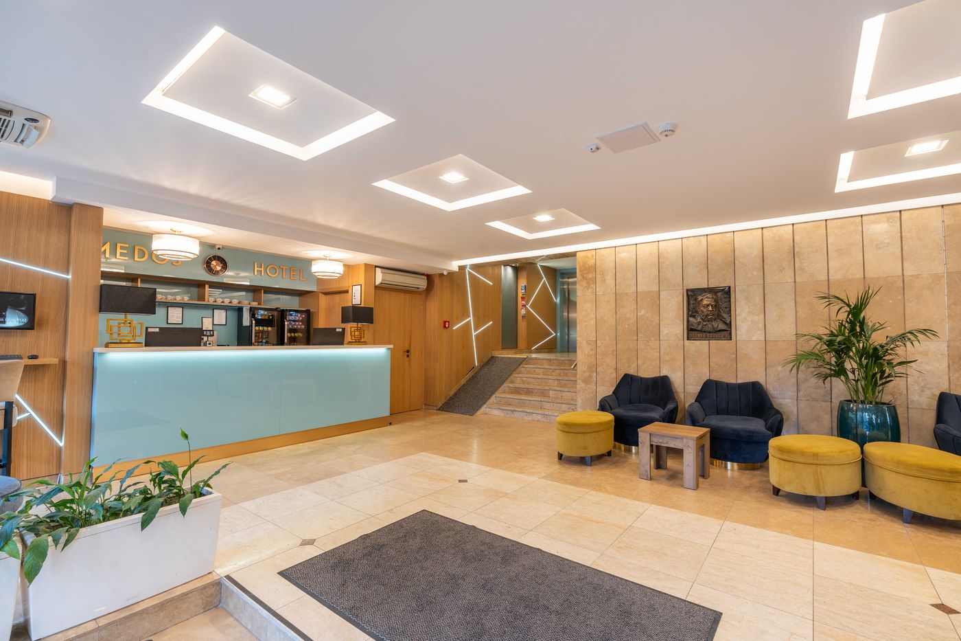 Medos-Hotel-Lobby-15