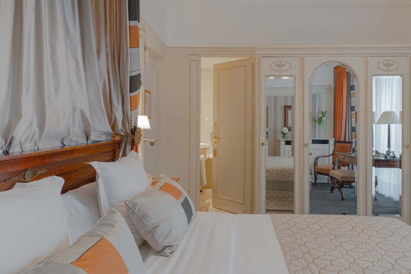 H----tel-Napol----on-Paris-Room-73