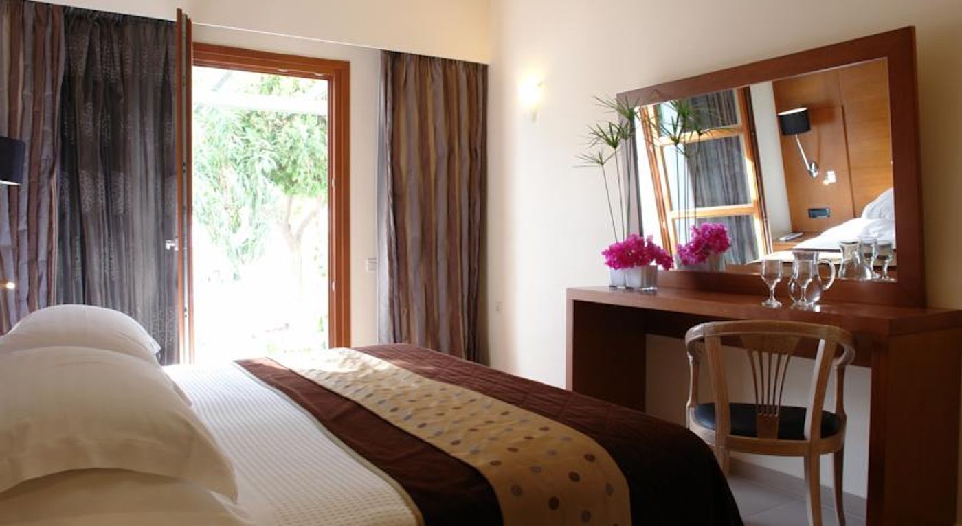 Aressana Spa Hotel & Suites