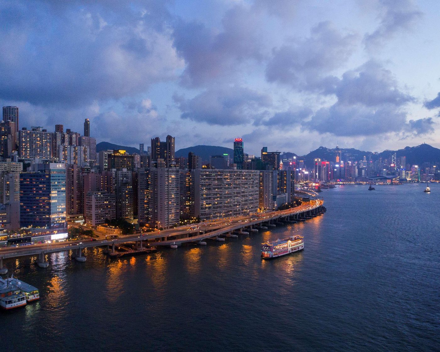 Hyatt-Centric-Victoria-Harbour-General-view-10