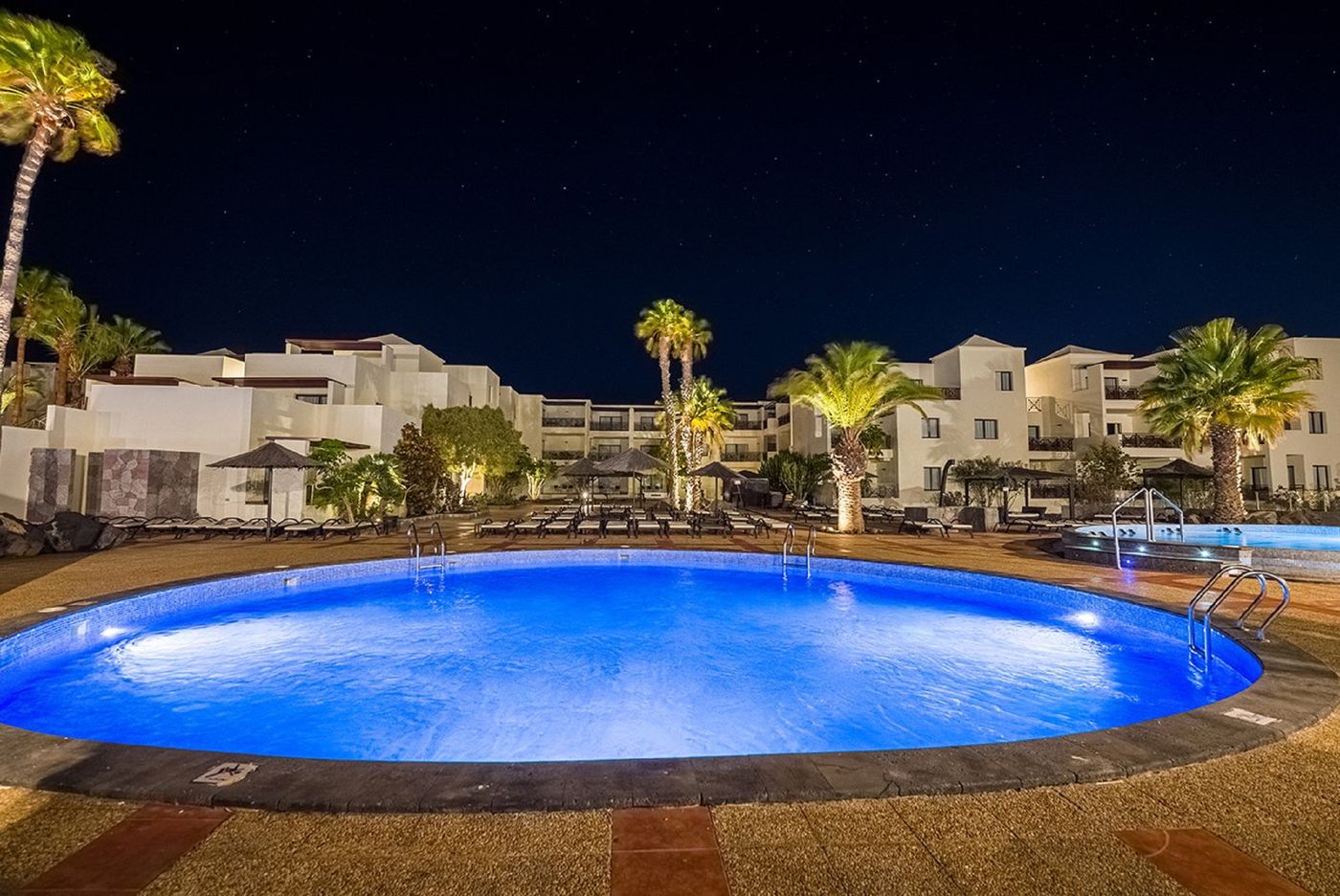 Vitalclass-Lanzarote-SPA---Wellness-Resort-Pool-10