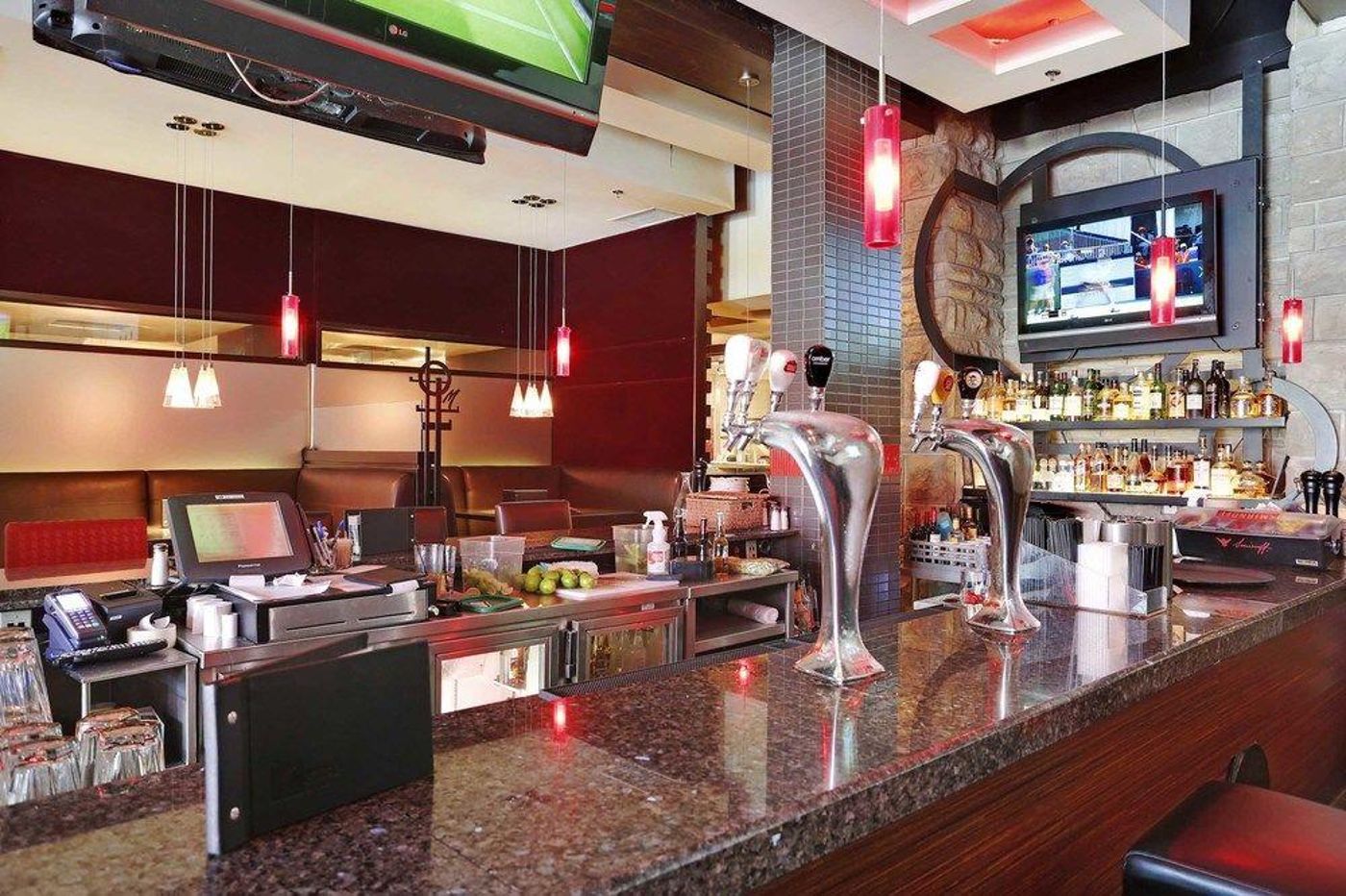 Sandman-Suites-Davie-General-view-12