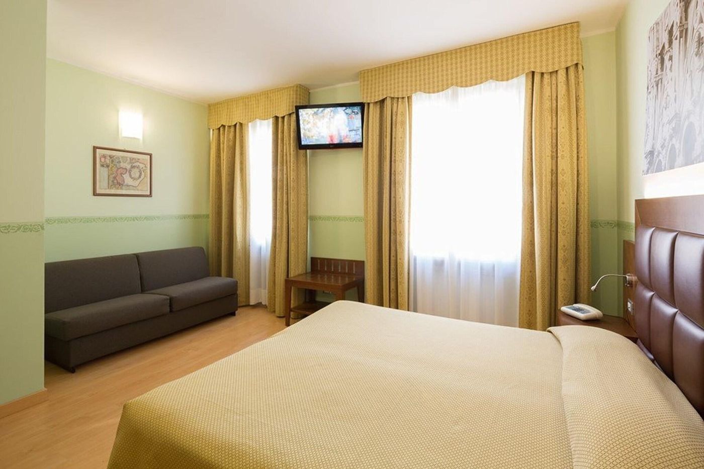 Terminus-E-Plaza-Room-20