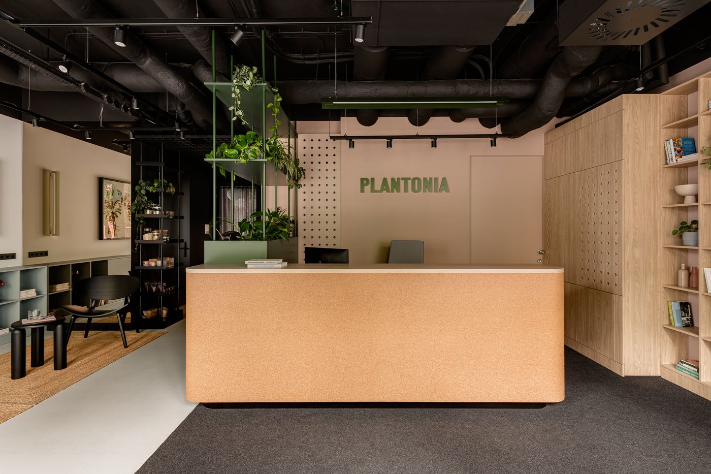 Plantonia-Aparthotel-Lobby-22