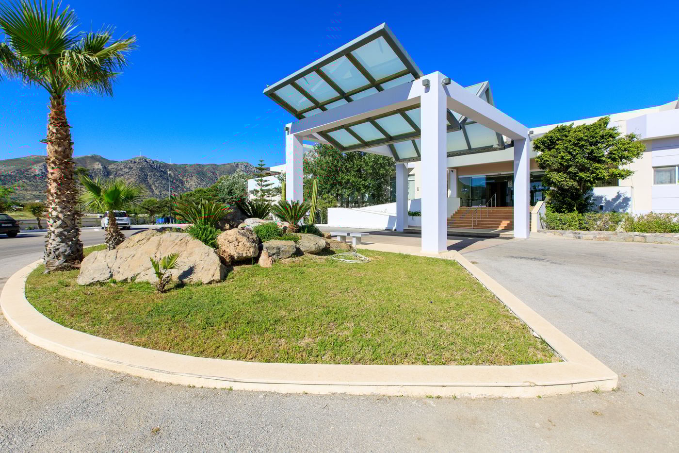 Sovereign-Beach-Hotel-General-view-16