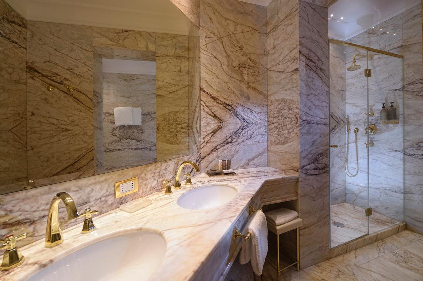 Ai-Reali-Hotel-Room-47