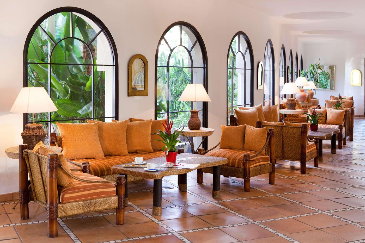 Seaside-Sandy-Beach-Hotel-Lobby-33