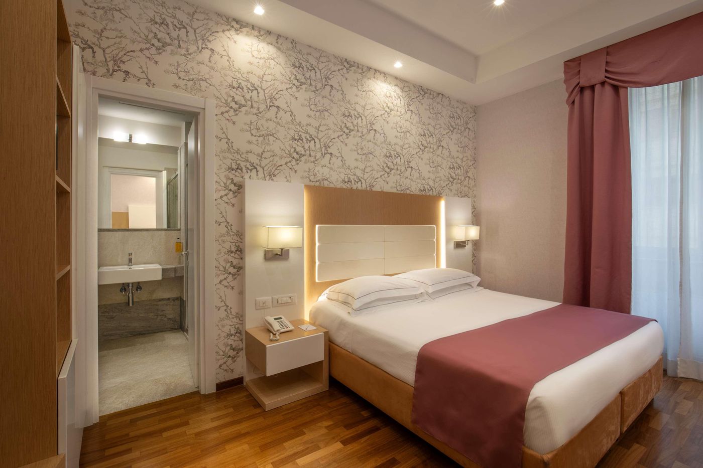 Hotel-Diana-Roof-Garden-Rome-Room-25