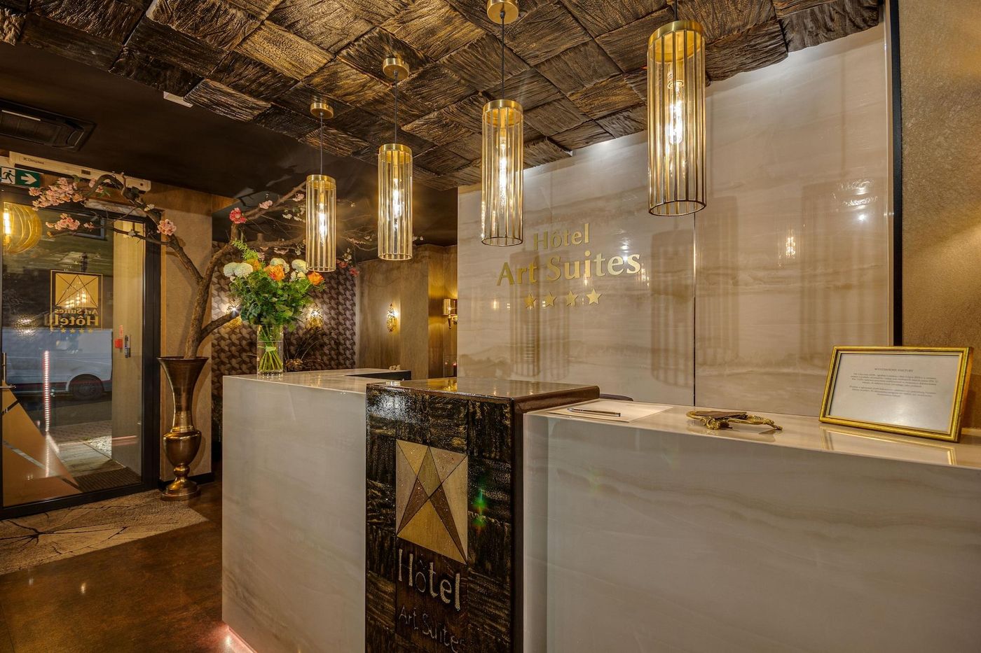 Art-Suites-Hotel-Lobby-17