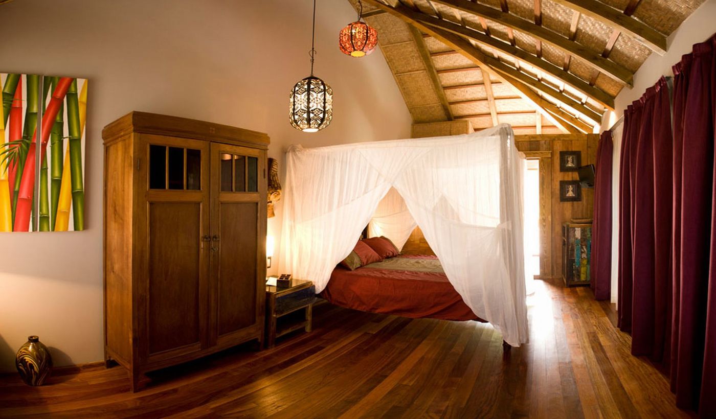 Hotel-100--Fun-Room-27