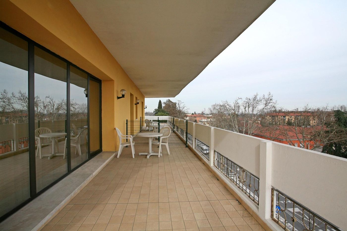 Ariston-General-view-1