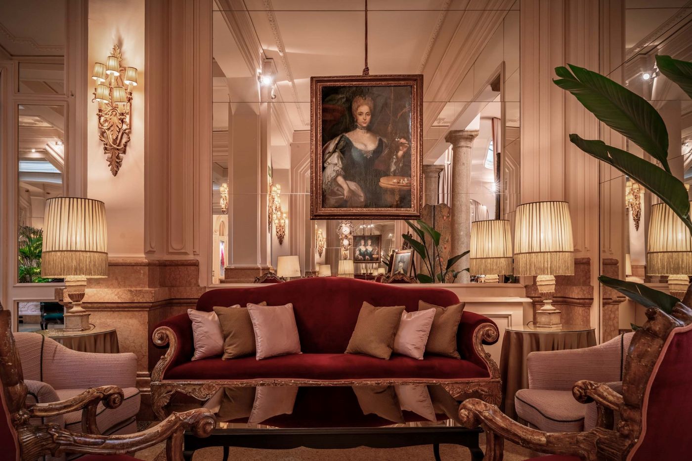 Grand-Hotel-et-de-Milan---The-Leading-Hotels-Lobby-13