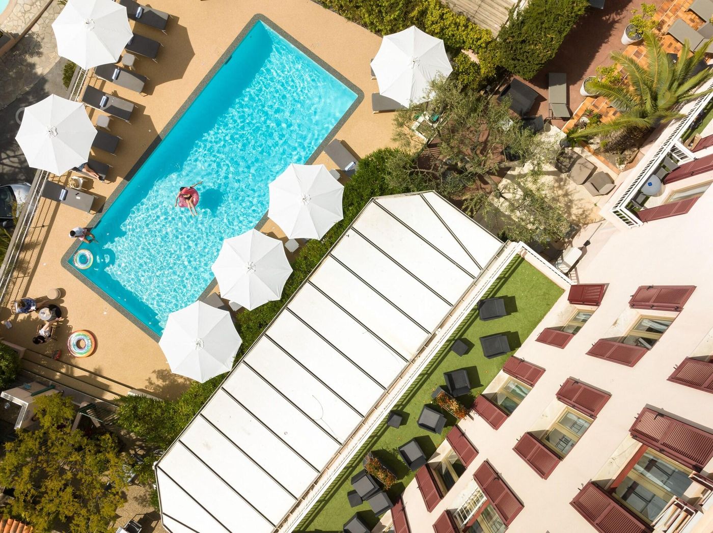 Hotel-Des-Orangers-Pool-4