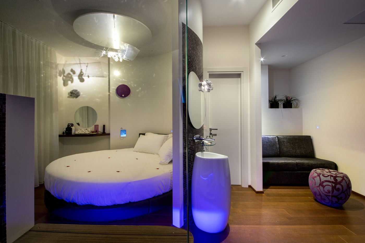 SuiteSistina-For-Brave-Lovers-Room-2