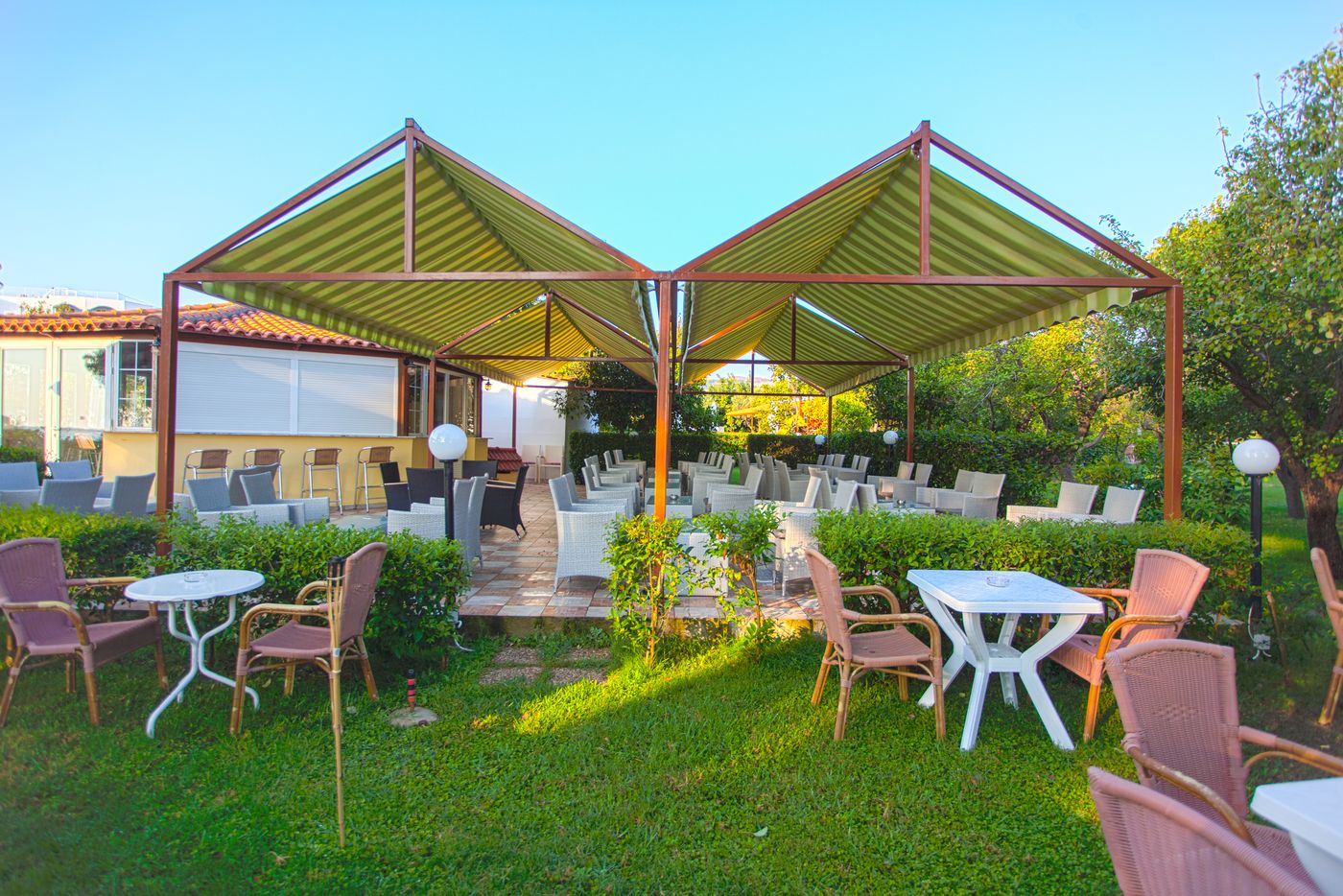 Continental-Palace-Terrace-28