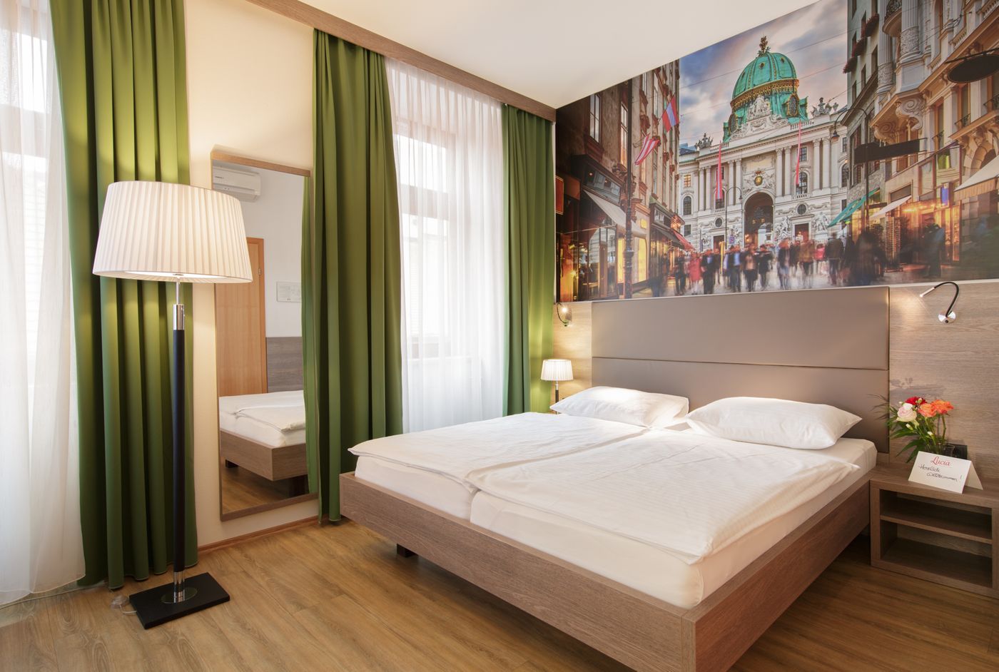 Lucia - Austria - Vienna - Room - 2