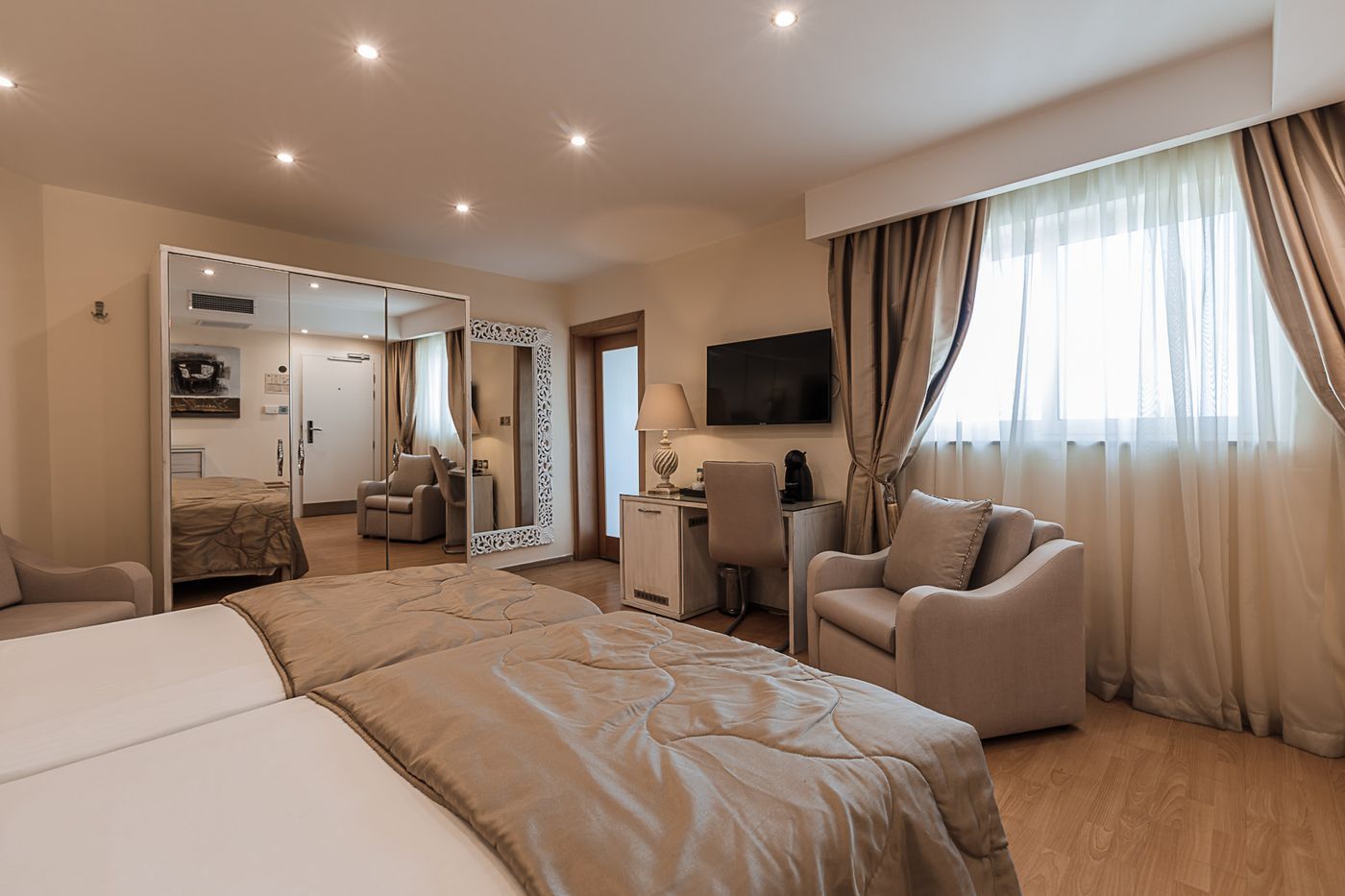 Osborne-Hotel-Room-24