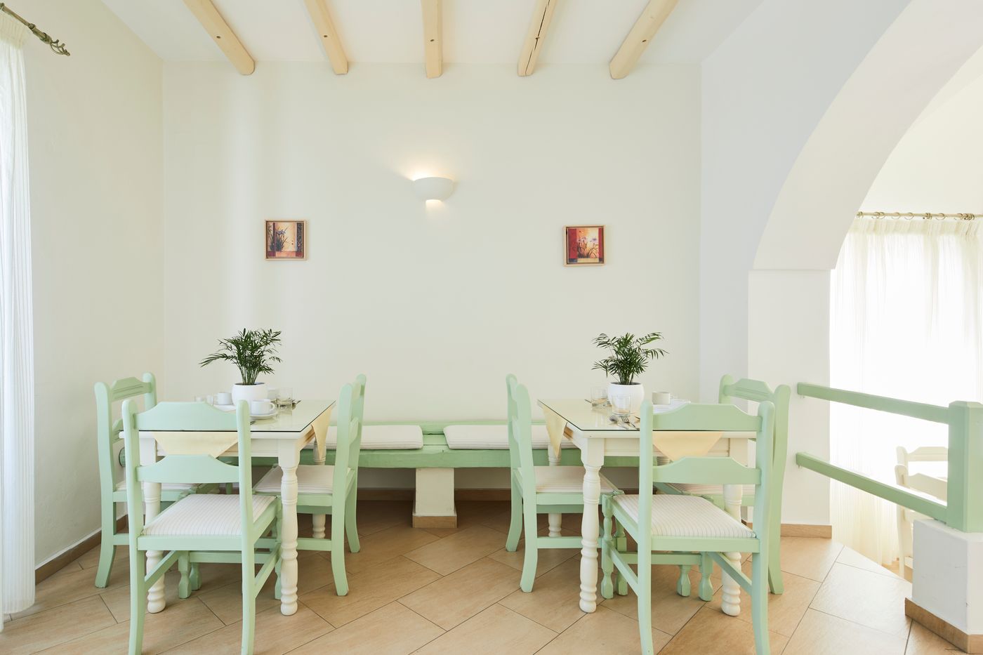 Nissos-Thira-Restaurant-33