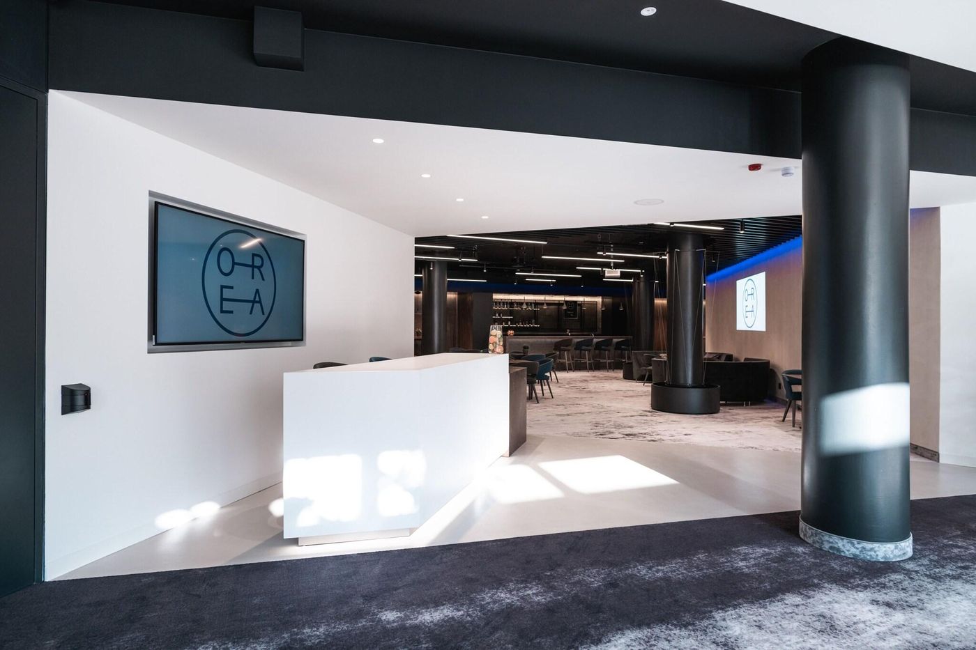 Orea-Hotel-Pyramida-Lobby-7