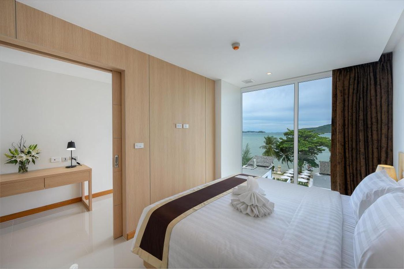 The-Beachfront-Hotel-Phuket-Room-34