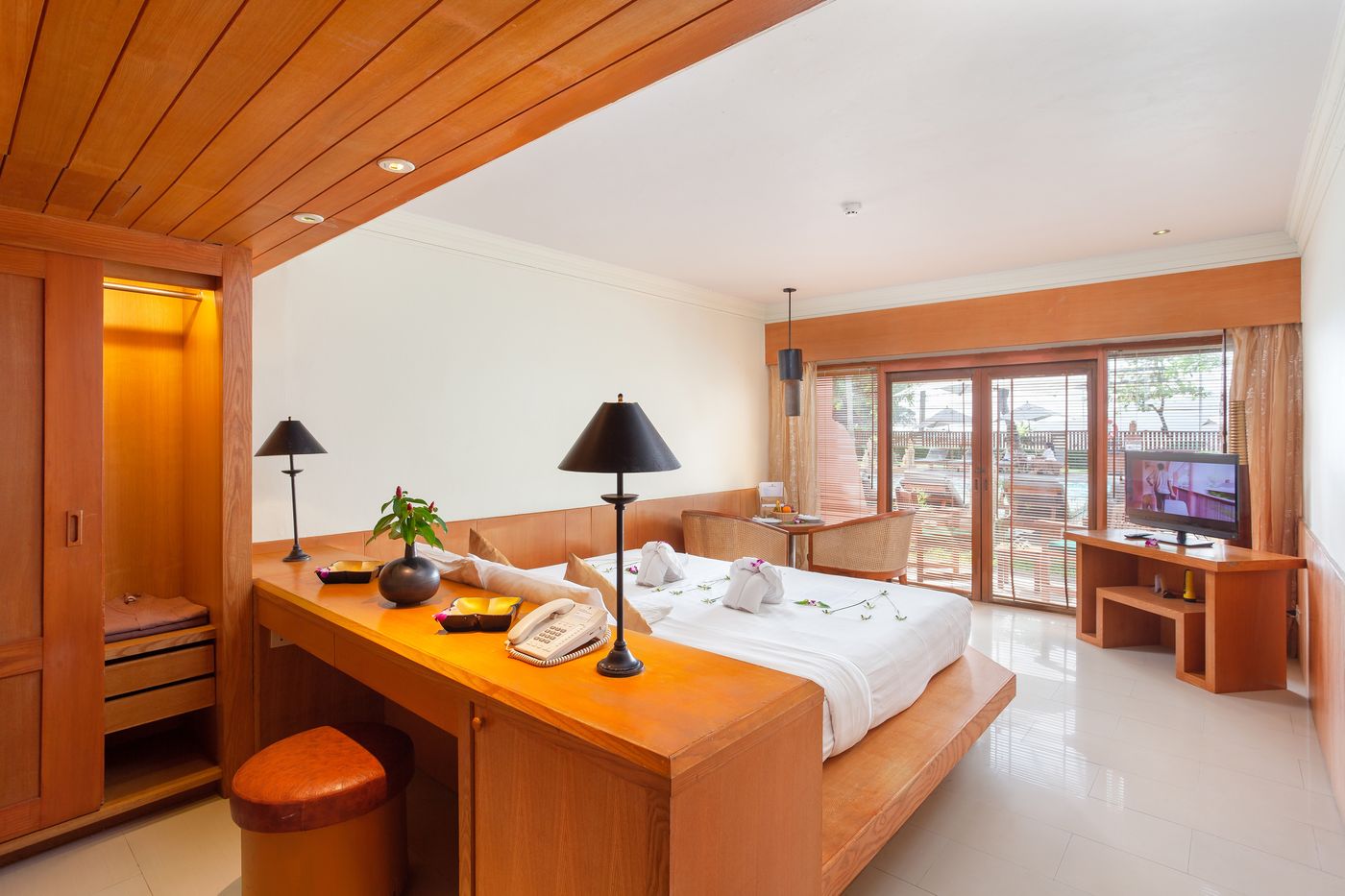 Seaview-Patong-Room-19