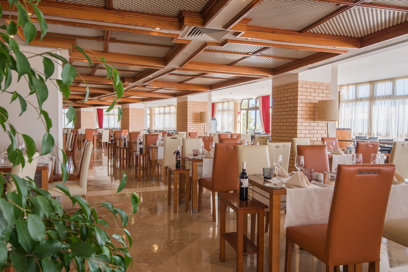 Vila-Gale-Ampalius-Restaurant-36