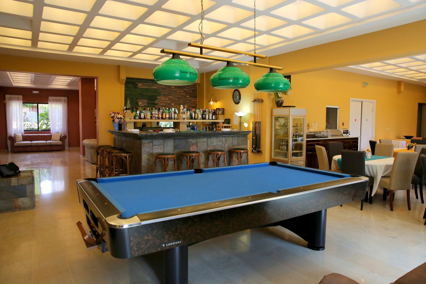 Hotel-Sunrise-Inn-Lobby-66