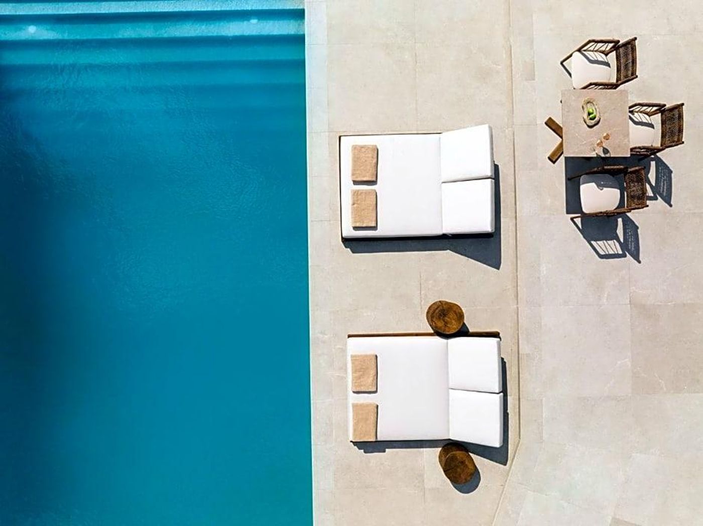 Ezio-Bo-Luxury-Living-Lobby-17