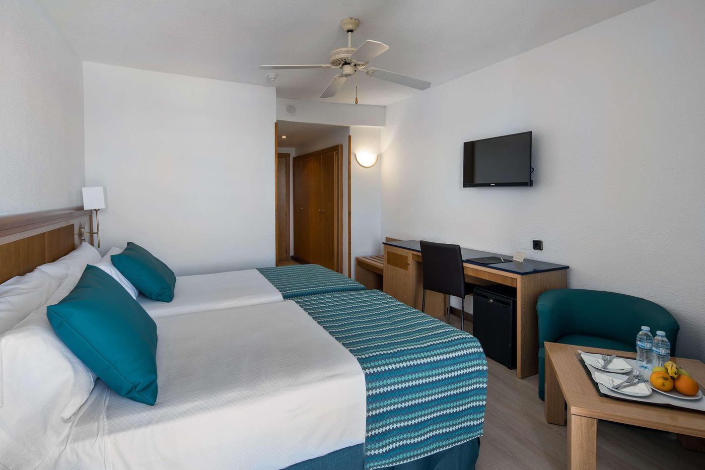 Catalonia-las-Vegas-Room-19