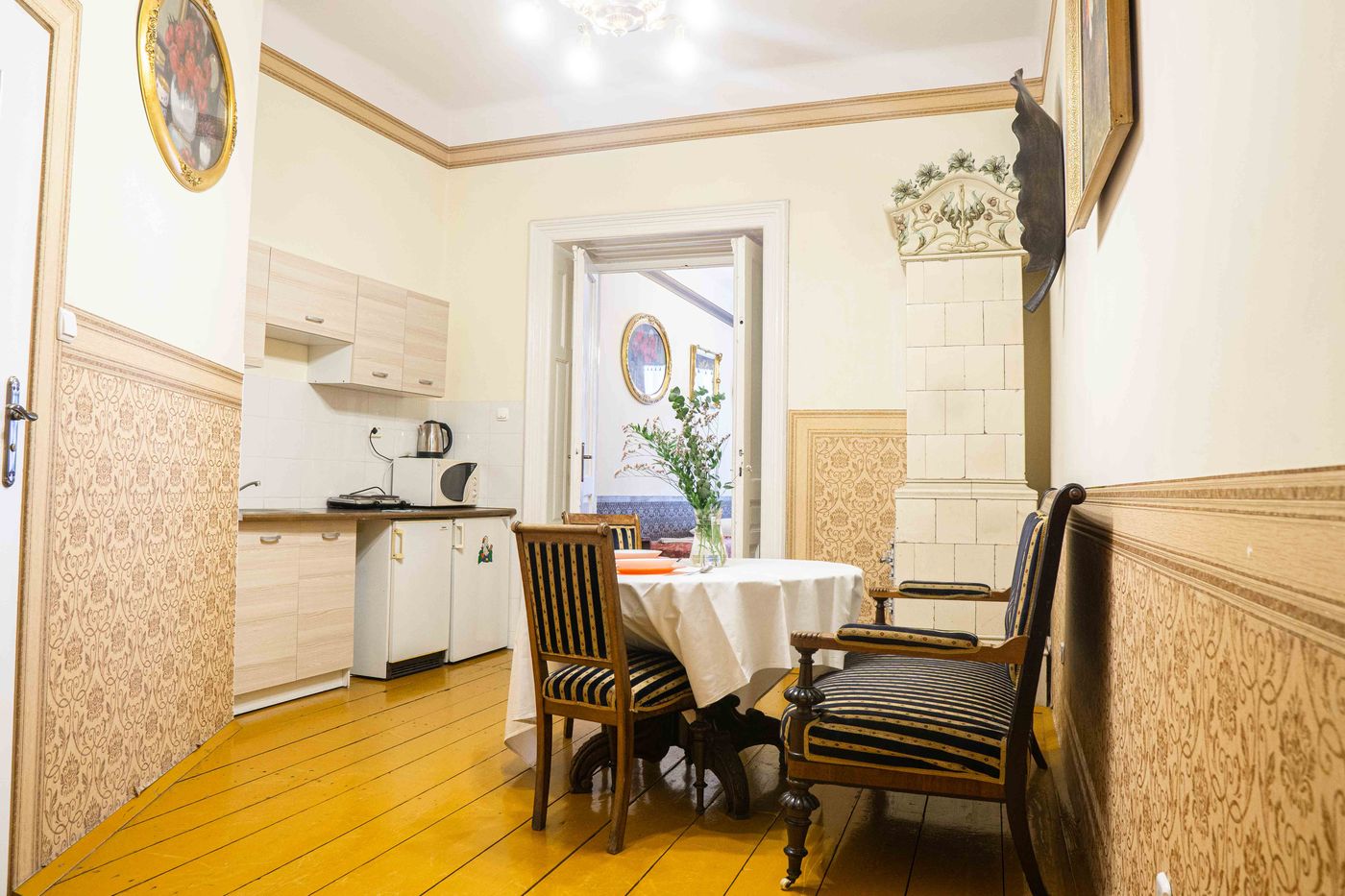 Metropolitan-Apartments-Room-4