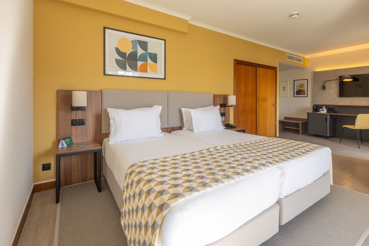 Holiday-Inn-Algarve--ex-Real-Bellavista--Room-10