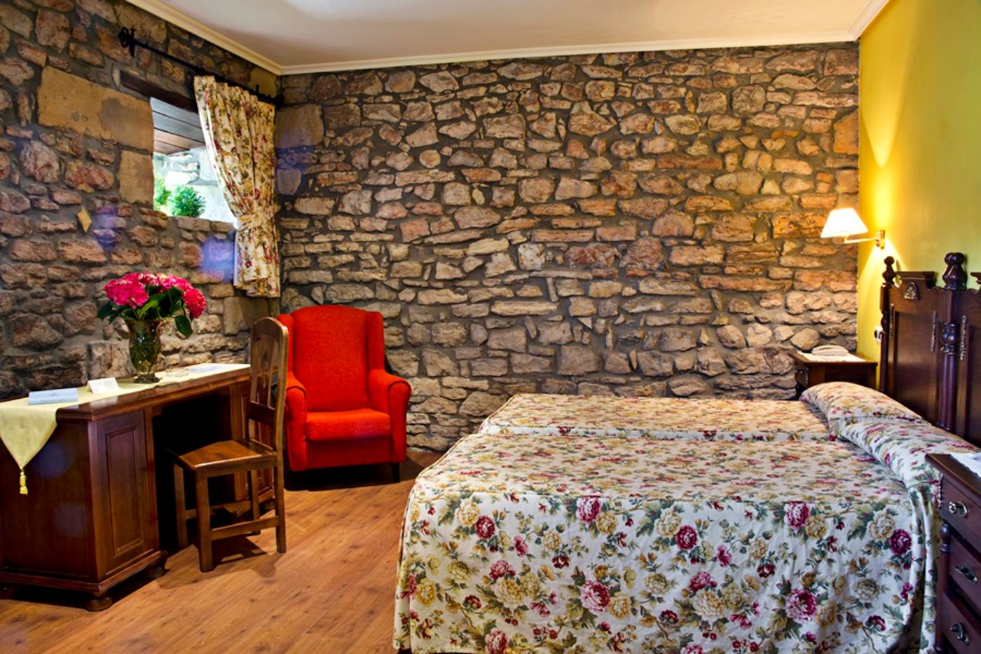 Casona Los Caballeros-Spain-Santillana Del Mar-General view-9