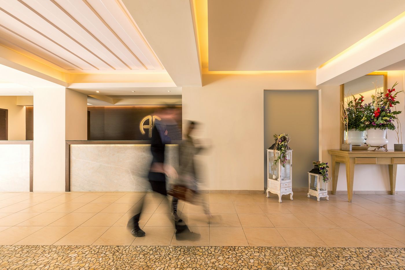 Ariti-Grand-Hotel-Lobby-67