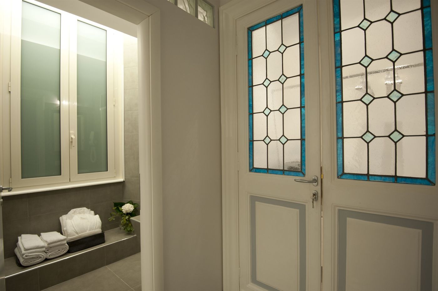 Luxury-on-the-River-Room-16