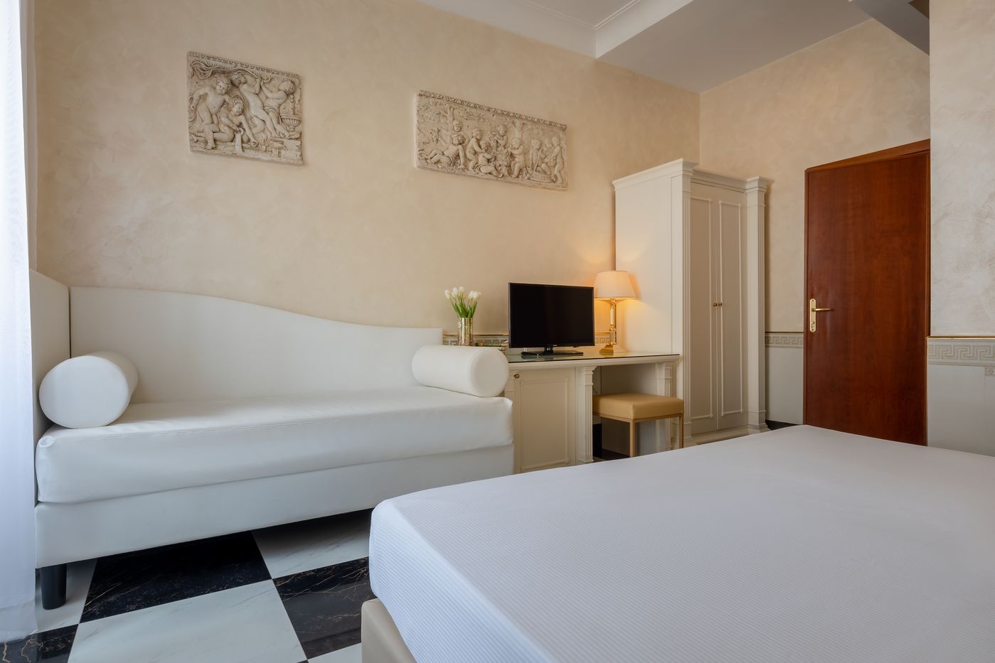 Palladium-Palace-Room-28