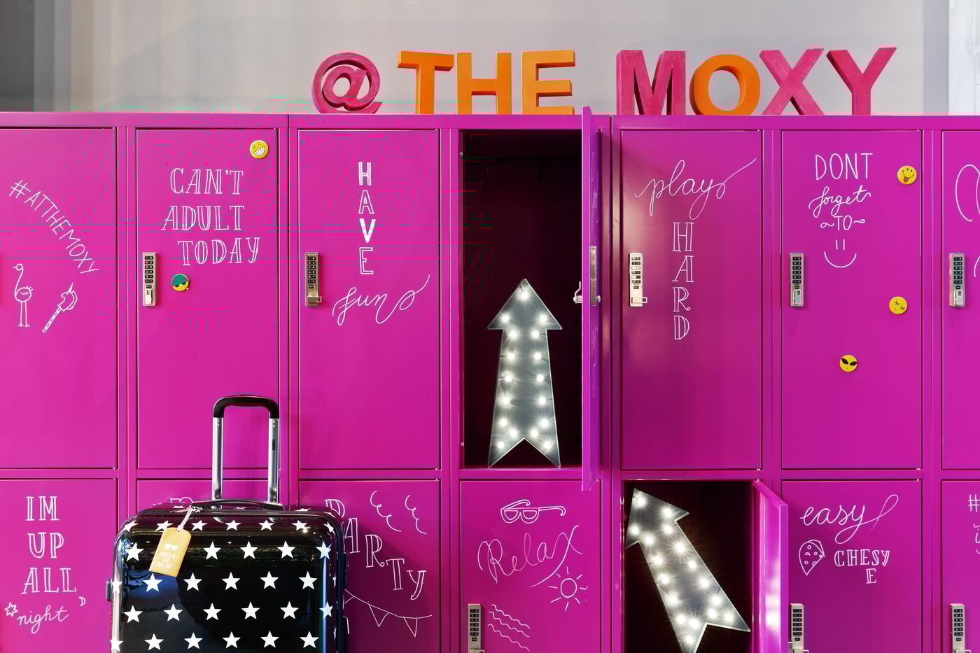 Moxy-Amsterdam-Houthavens-Lobby-59