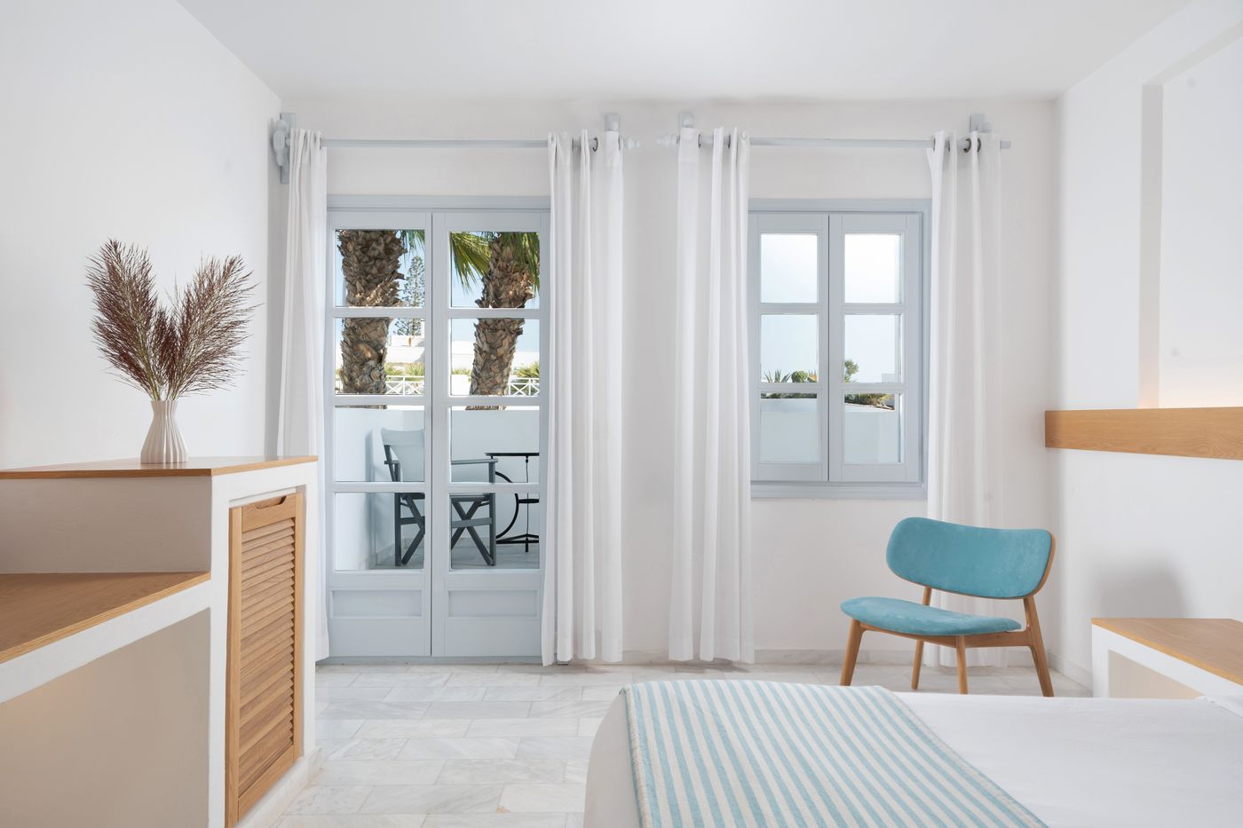 Santorini-Kastelli-Resort-Room-25