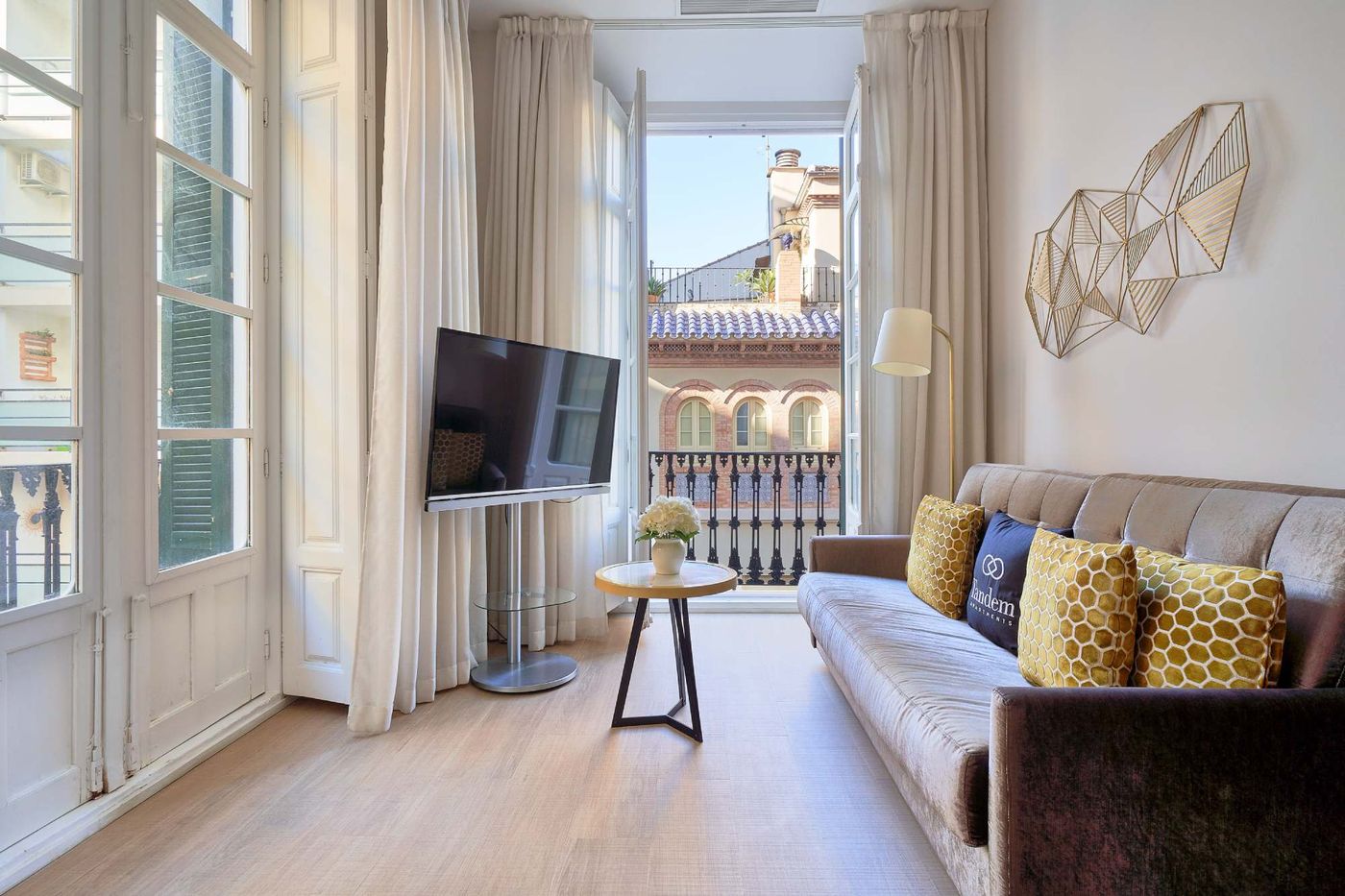 Tandem-Soho-Suites-Room-39