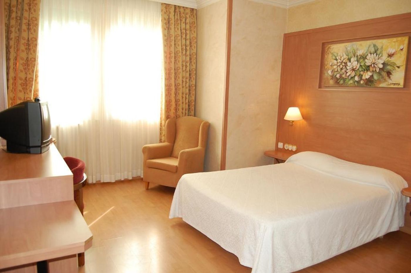 Hotel Urpi-Spain-SABADELL-Room-3