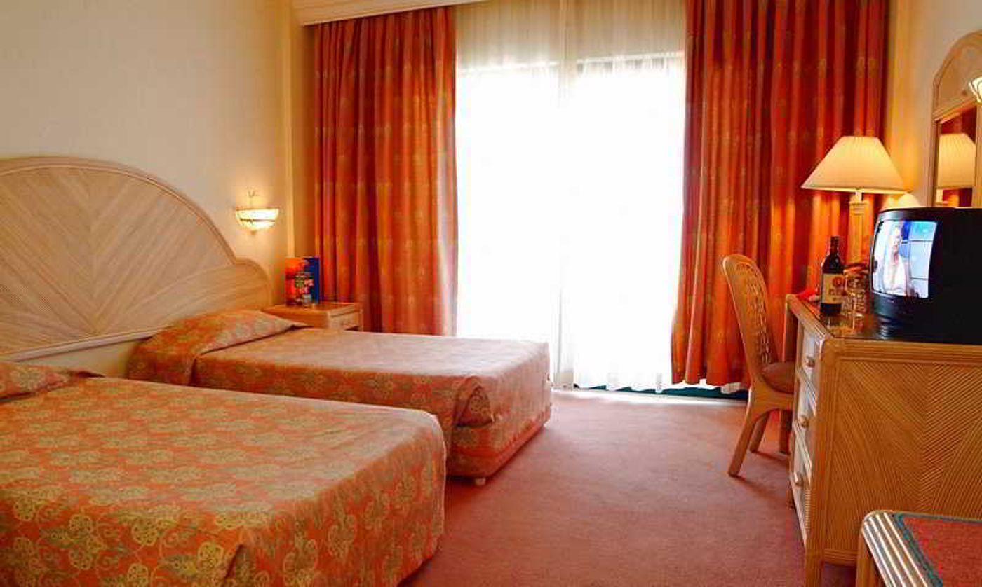 Aska-Just-In-Beach-Room-13